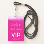 Glam Hot Pink Sweet 16 Invitation Carte VIP Badge<br><div class="desc">Vos invités aimeront cette invitation chic VIP pass doux 16 badge invitation. Ce design moderne présente un arrière - plan rose chaud,  des lumières scintillantes et une police de calligraphie.</div>