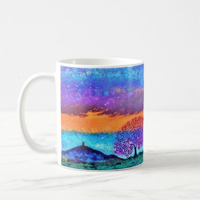 Glastonbury Tor et la Mug Home Tree of Life (Gauche)
