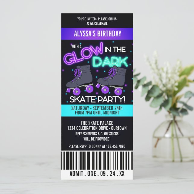 Glow in the Dark Skating Party Invitation (Debout devant)