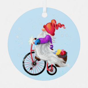 Gnome mignonne avec ornement de Noël à vélo
