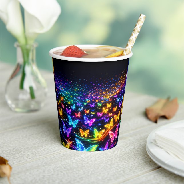 Gobelet en carton avec motif papillon (Insitu)
