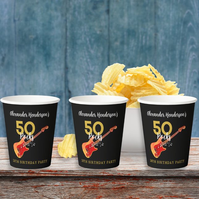 Gobelets En Papier 50 Rocks Guitare Cool 50e fête d'anniversaire (50 Rocks Coll Fire Guitar 50th birthday party personalized paper cups gold and black)