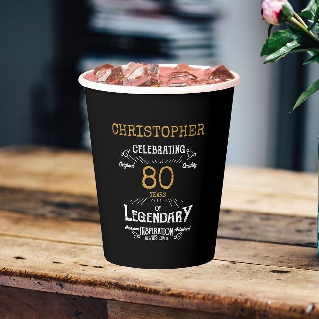 Gobelets En Papier 80e anniversaire Légendaire Black Gold Retro (For those celebrating their 80th birthday we have the ideal birthday party cups with a vintage feel.)