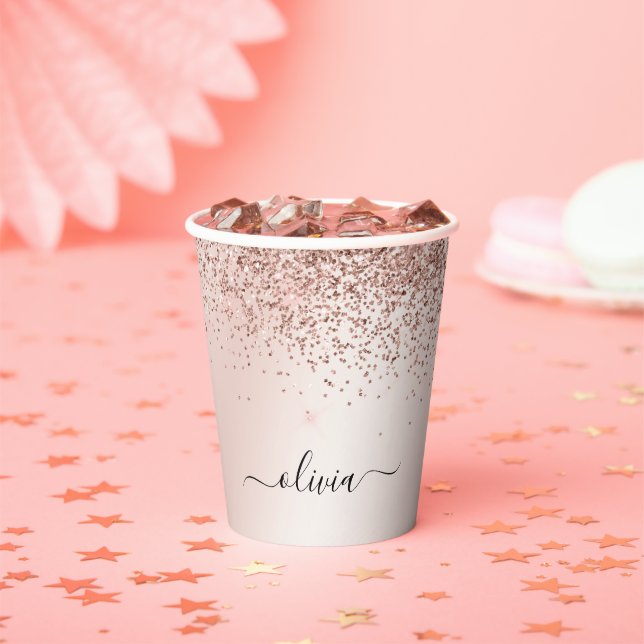 Gobelets en papier à monogramme avec paillettes et (Insitu)