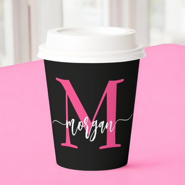 Gobelets En Papier Chaud rose noir moderne Script Girl Monogramme Nom (Créateur téléchargé)