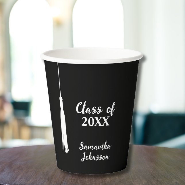 Gobelets En Papier Chic 2024 Grad Tassel Diplôme Personnalisé (Chic 2024 Grad Tassel Personalized Graduation Paper Cups Minimalist Black And White Class of 2024)