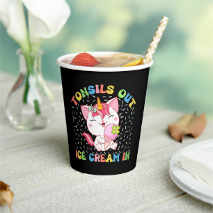 Gobelets En Papier Des Tonsiles, De La Glace Dans   Chat Unicorn