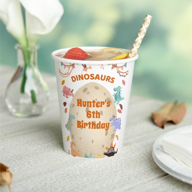 Gobelets En Papier Dinosaur fête d'anniversaire avec l'oeuf géant Din (Insitu)
