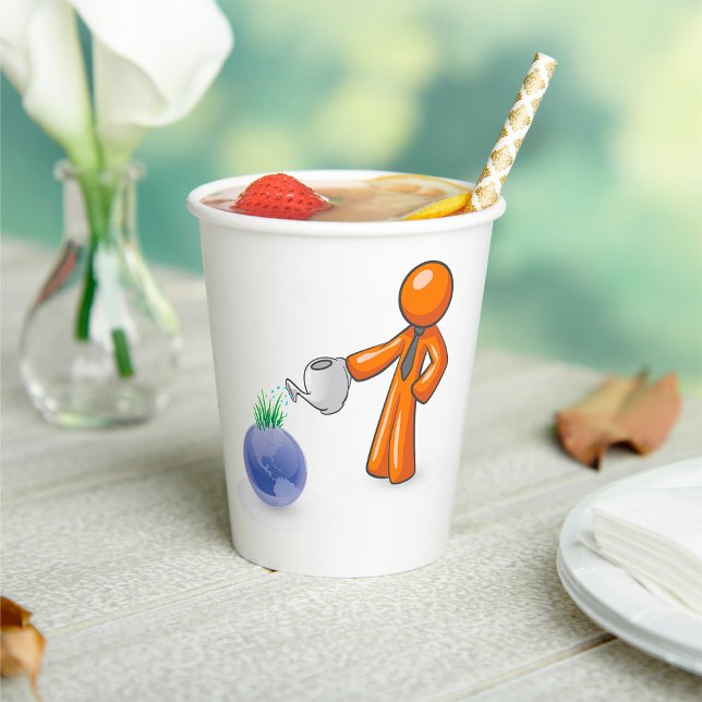 Gobelets En Papier Eau Sur La Terre (Créateur téléchargé)