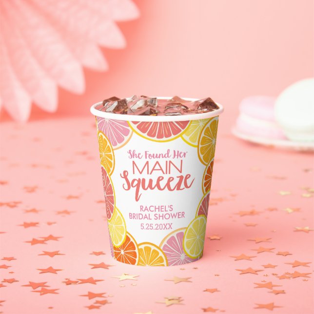 Gobelets En Papier Elle a trouvé sa douche nuptiale de l'élu de son c (Insitu)