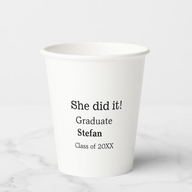 Gobelets En Papier Elle l'a fait diplômée ajouter nom classe de texte (Recto)