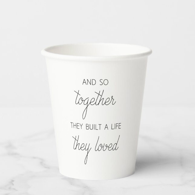 Gobelets En Papier Et Donc Ensemble Ils Ont Construit Une Vie Qu'Ils  (Recto)