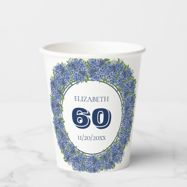 Gobelets En Papier Fête d'anniversaire de 60 ans aux hydrangeas bleus (Recto)