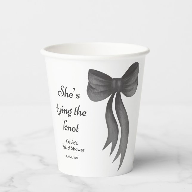 Gobelets En Papier Fête de mariage avec un nœud noir Elle fait le nœu (Recto)
