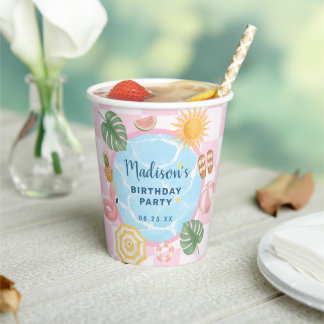 Gobelets En Papier Fille d'anniversaire de fête au bord de la piscine