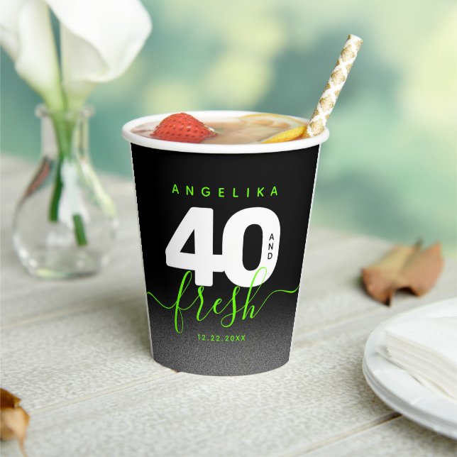 Gobelets En Papier Fille moderne vert brillant 40 et frais (Insitu)