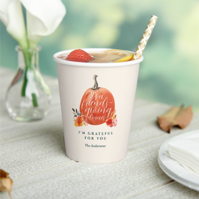 Gobelets En Papier Friendsgiving Dinner Orange Autumn Pumpkin Floral  (Insitu)