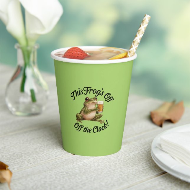 Gobelets En Papier Funny Frog Retraite Party Design vert (Insitu)