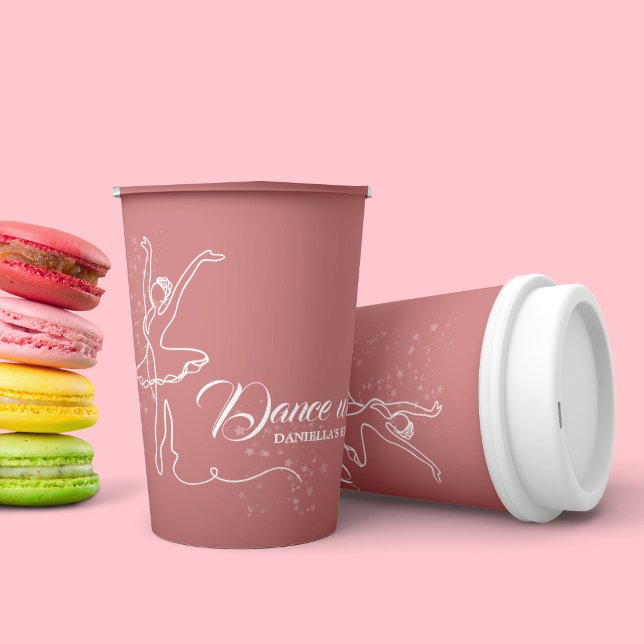 Gobelets En Papier Joli dans Pink Ballerina Fête d'anniversaire de fi (In use)