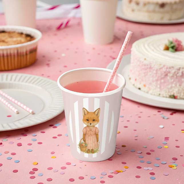 Gobelets En Papier La célébration ludique de Lil Lily (Créateur téléchargé)