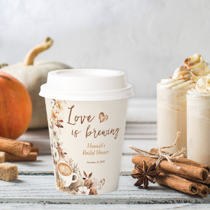 Gobelets En Papier L'amour est en train de préparer un café pour la B
