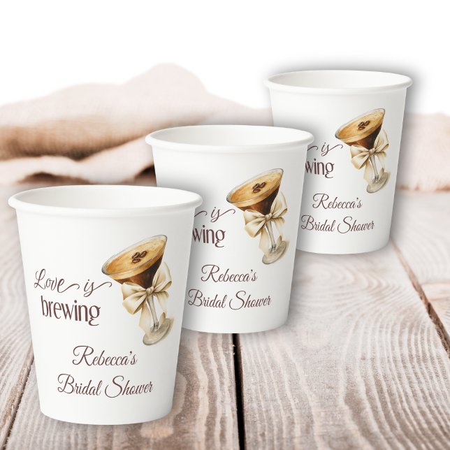 Gobelets En Papier L'amour est en train de préparer un Martini Espres (Créateur téléchargé)