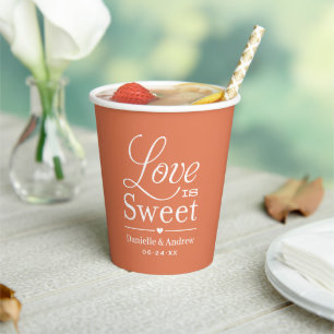 Gobelets En Papier L'amour est une douce coutume Monogramme de mariag