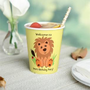 Gobelets En Papier Lion mignon dans l'herbe avec coccinelle, annivers
