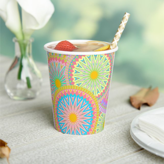 Gobelets En Papier Mandala superposé rose bleu jaune menthe violet (Insitu)