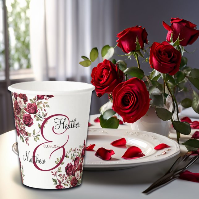 Gobelets En Papier Mariage de script moderne floral de Bourgogne (Créateur téléchargé)