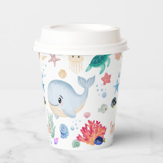 Gobelets En Papier Mignon sous l'eau