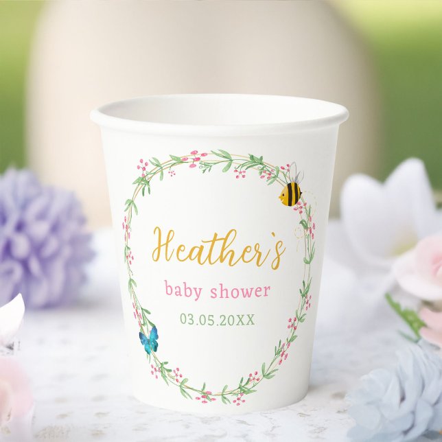 Gobelets En Papier Mignonne couronne, Baby shower d'abeille et de pap (Cute Wreath, Bee & Butterfly Baby Shower Paper Cups with your name and date.)