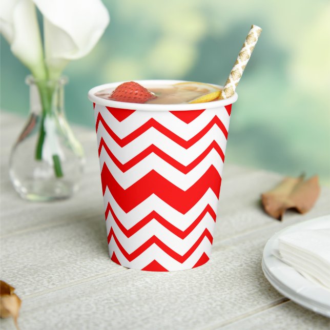 Gobelets En Papier Motif de conception en chevron zigzag blanc rouge  (Insitu)