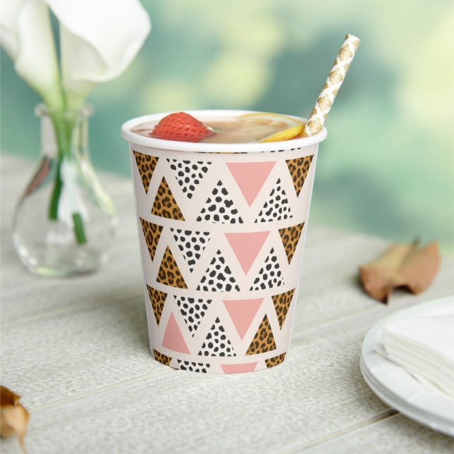 Gobelets En Papier Motif Léopard Chic et Triangle Rose (Insitu)