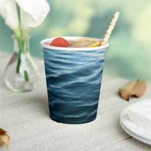 Gobelets En Papier Nuances d'eau bleue Photographie de la nature Abst