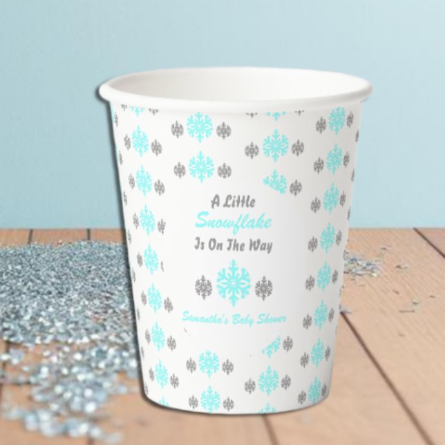 Gobelets En Papier Petit Flocon Sur Le Chemin (Créateur téléchargé)