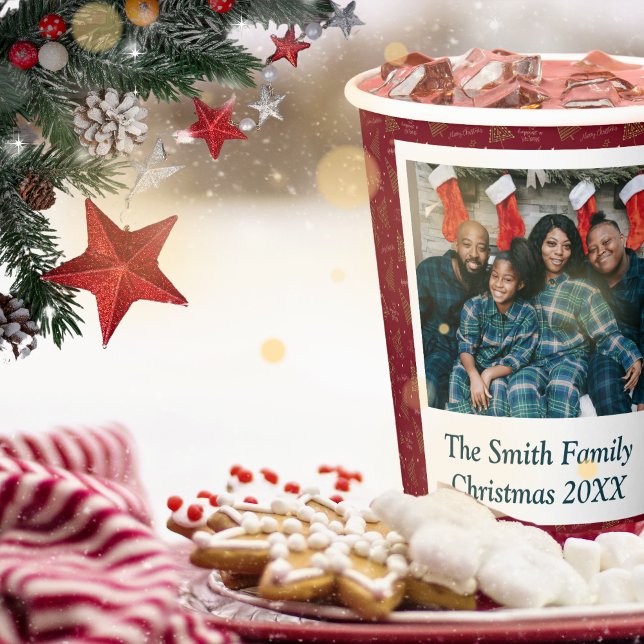 Gobelets En Papier Photo et texte personnalisés Arbre de Noël & Salut (Custom Photo Christmas & New Years Party Cups in Red with modern lineart christmas trees)