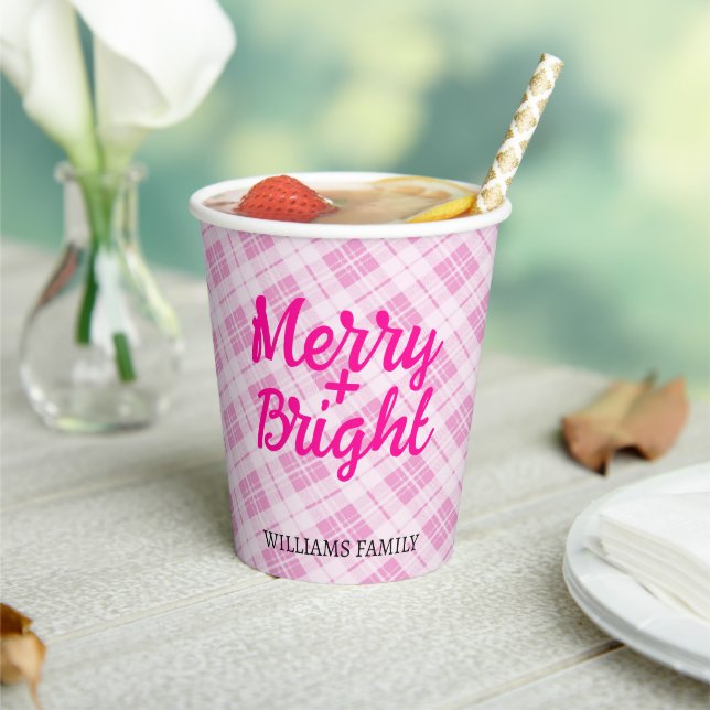 Gobelets En Papier Pink tartan Christmas Merry Bright Family name (Insitu)