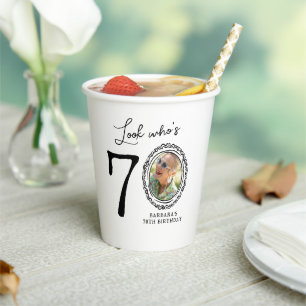 Gobelets En Papier Regarde qui a 70 ans ! Photo 70e anniversaire