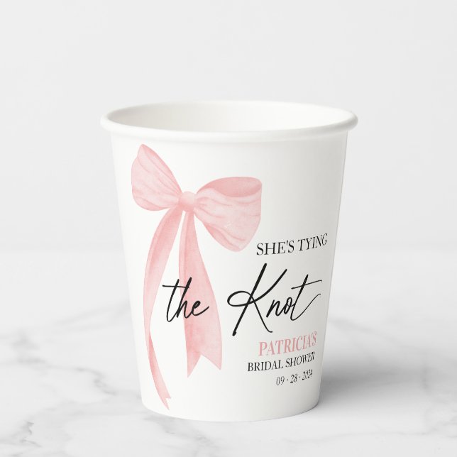 Gobelets En Papier Rose Pâle Nœud Elle Se Marie Shower de Fiançailles (Verso)