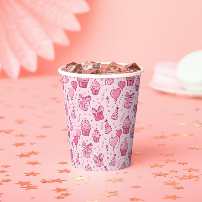 Gobelets en papier rose pour gâteau d'anniversaire (Insitu)