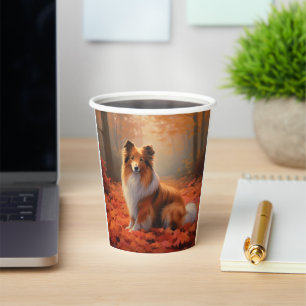 Gobelets En Papier Shetland Sheepdog dans les feuilles d'automne qui