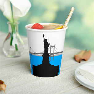 Gobelets En Papier Silhouette de la Statue de la Liberté sur la skyli