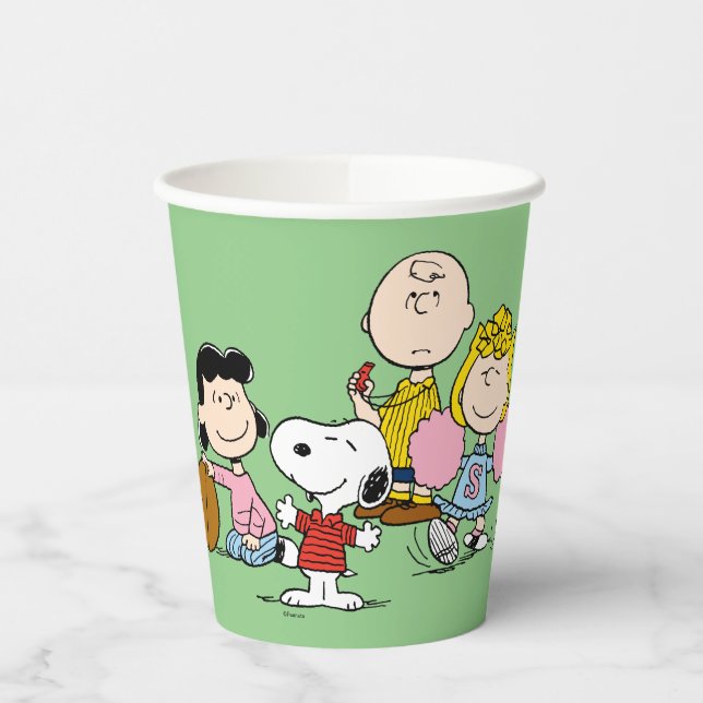 Gobelets En Papier Snoopy et Gang Play Football (Gauche)