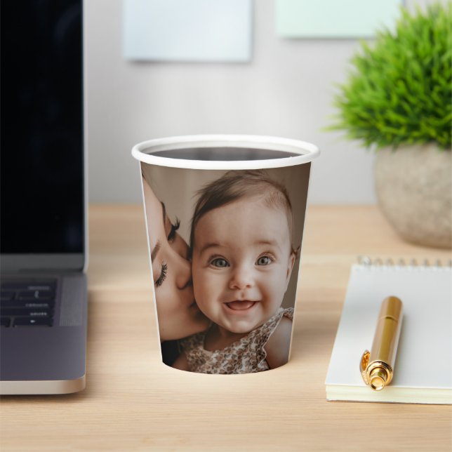 Gobelets En Papier Tendre baiser de mère Cœur chaleureux de mère et d (Insitu)