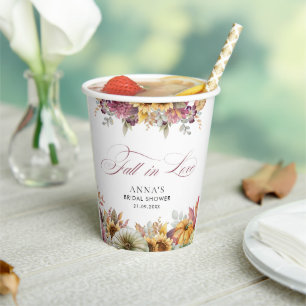 Gobelets En Papier Tombé Amoureux : Fête de Mariage