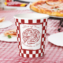 Tranche de pizza italienne rouge à carreaux d'anni