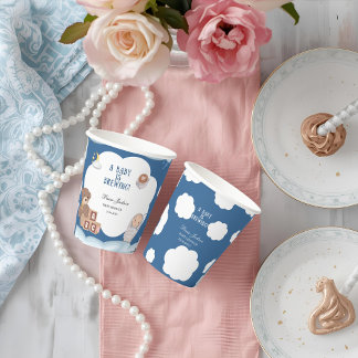 Gobelets En Papier Un Bébé brasse un Baby shower de café Invitation
