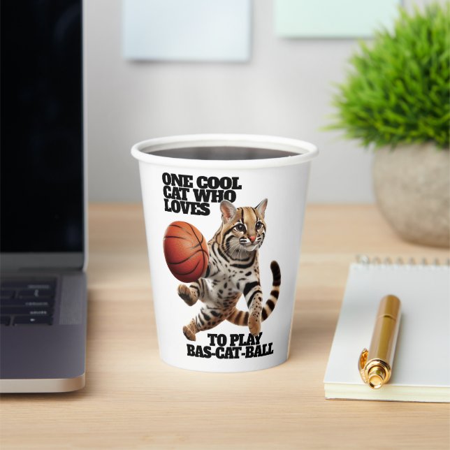 Gobelets En Papier Un Chat Cool Qui Aime Jouer Au Bas-chat-ball (Insitu)