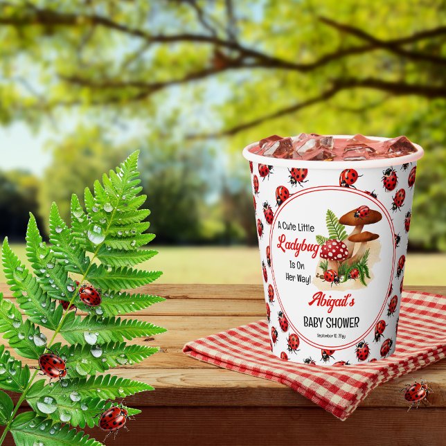 Gobelets En Papier Une Mignonne Petite Ladybug Est En Chemin De Baby  ("A Cute Little Ladybug Is On Her Way!" Girl Baby Shower Paper Cups)